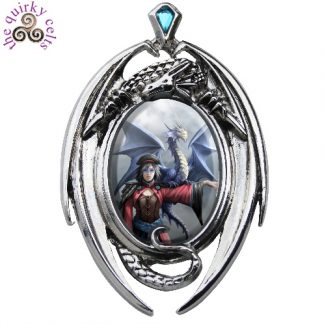 Look to the East Cameo Pendant